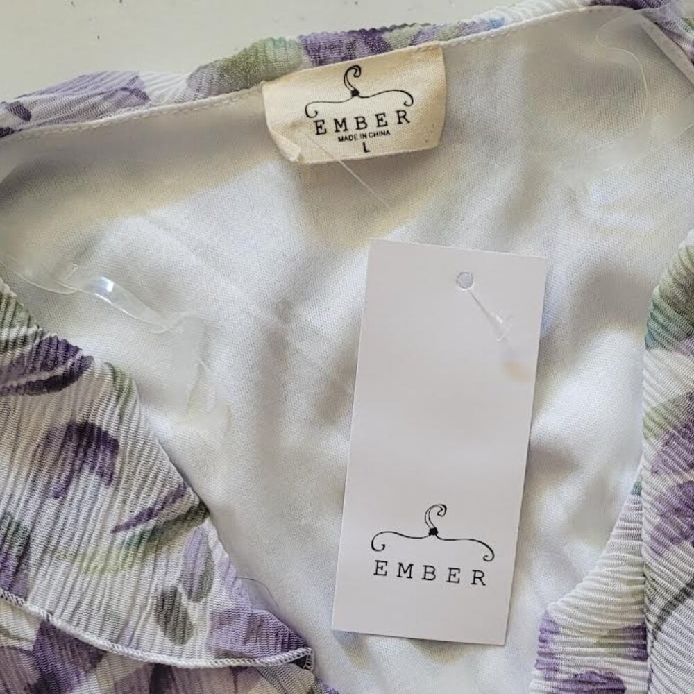 NWT Ember lilac and white v-neck with banded waist - Size Large - Picture 5 of 9